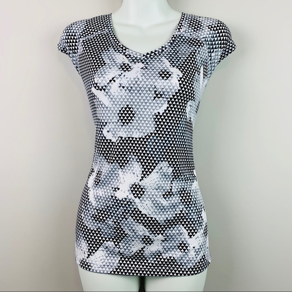 Nike Tops - Nike running women’s top size medium black white